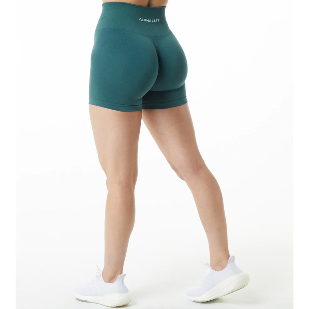 Alphalete amplify shorts